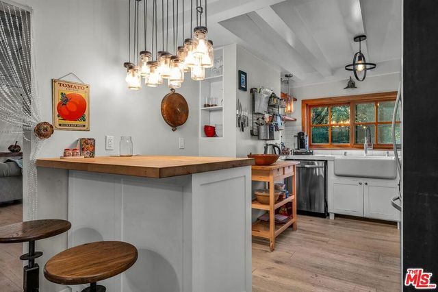 2452 Horse Shoe Canyon Road, Los Angeles, CA 90046