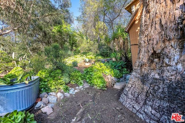 2452 Horse Shoe Canyon Road, Los Angeles, CA 90046