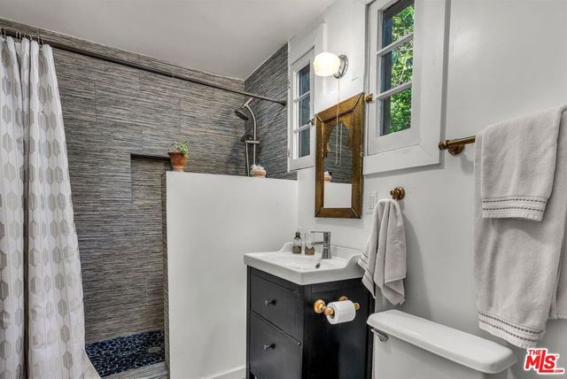 2452 Horse Shoe Canyon Road, Los Angeles, CA 90046