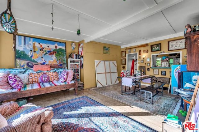 2452 Horse Shoe Canyon Road, Los Angeles, CA 90046