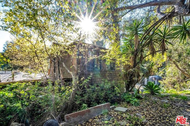 2452 Horse Shoe Canyon Road, Los Angeles, CA 90046