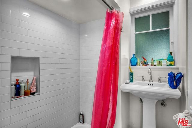 2452 Horse Shoe Canyon Road, Los Angeles, CA 90046