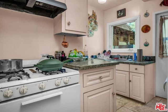 2452 Horse Shoe Canyon Road, Los Angeles, CA 90046