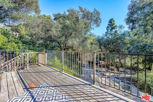 2452 Horse Shoe Canyon Road, Los Angeles, CA 90046