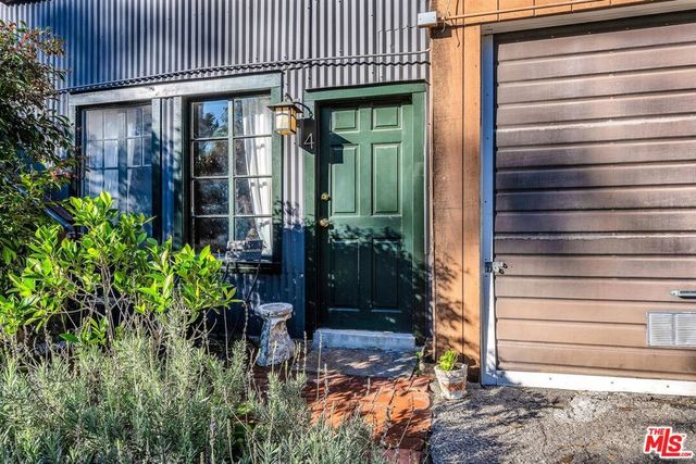 2452 Horse Shoe Canyon Road, Los Angeles, CA 90046