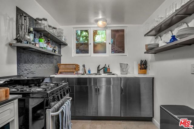 2452 Horse Shoe Canyon Road, Los Angeles, CA 90046