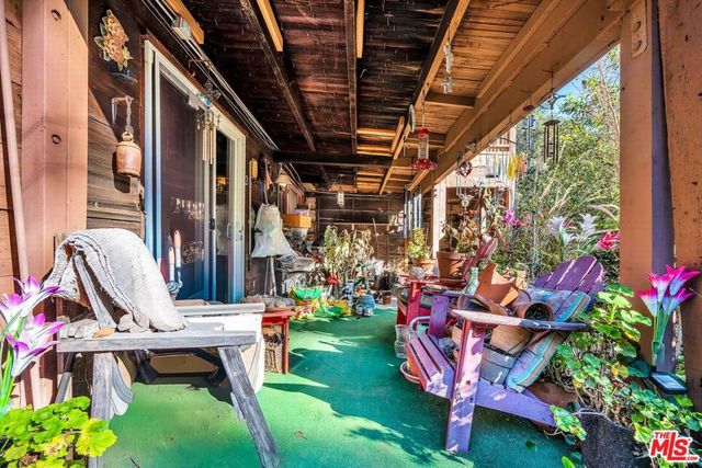 2452 Horse Shoe Canyon Road, Los Angeles, CA 90046