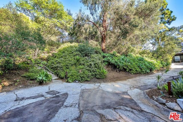 2452 Horse Shoe Canyon Road, Los Angeles, CA 90046