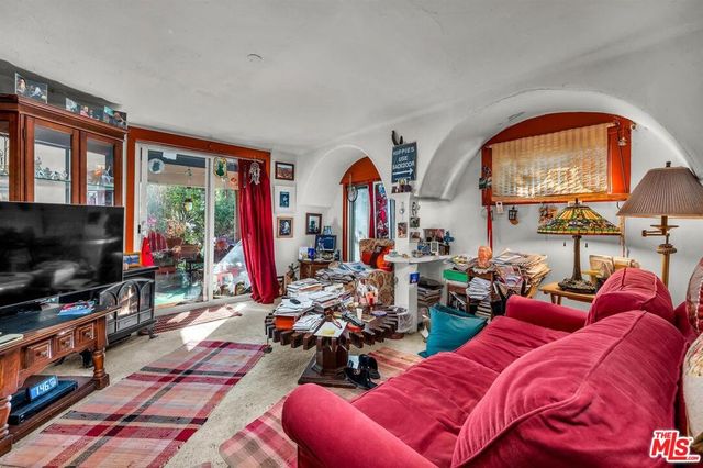 2452 Horse Shoe Canyon Road, Los Angeles, CA 90046