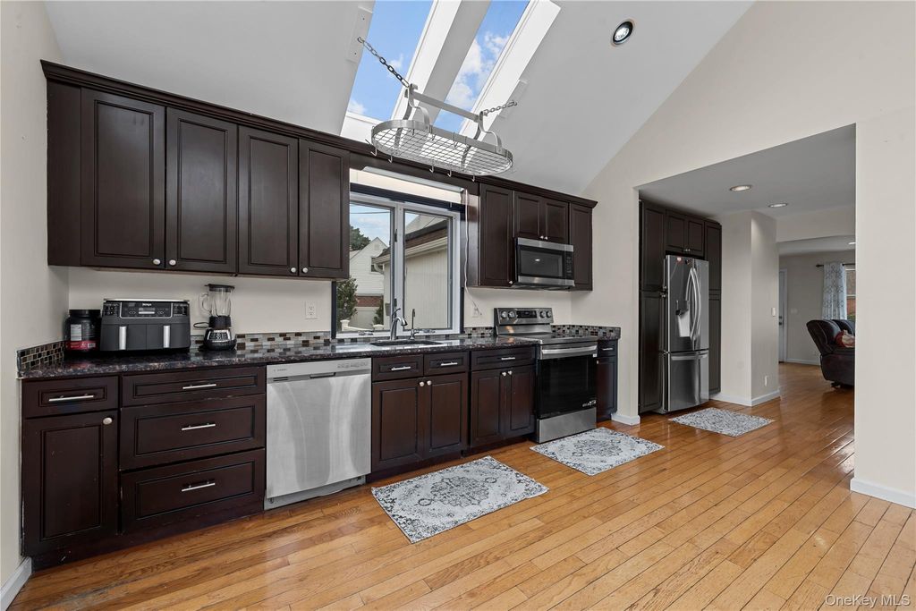 78 Pengon Circle, East Meadow, NY 11554 — photo 3