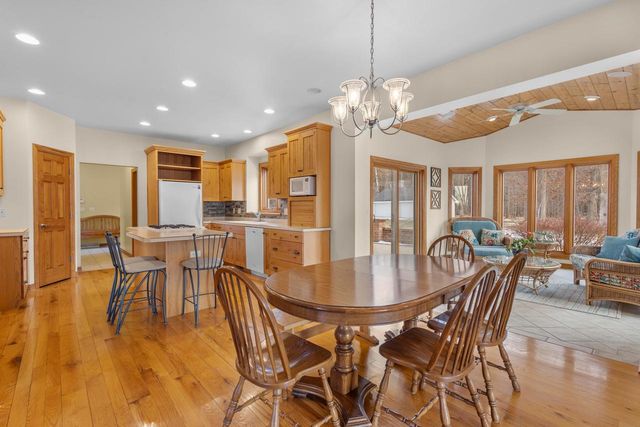 1044 MOONRIVER DRIVE, De Pere, WI 54115