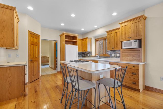 1044 MOONRIVER DRIVE, De Pere, WI 54115