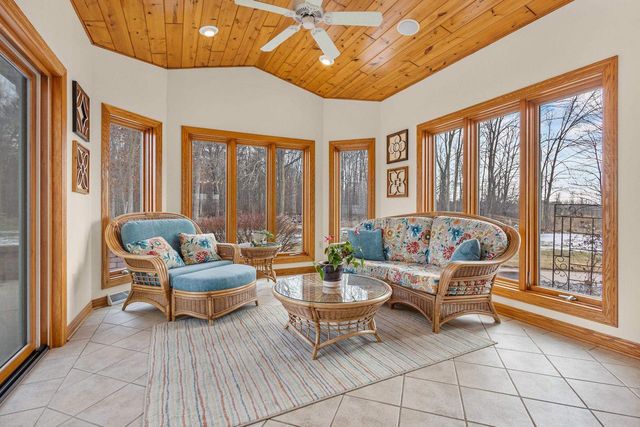 1044 MOONRIVER DRIVE, De Pere, WI 54115