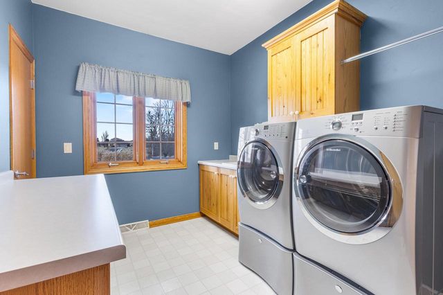 1044 MOONRIVER DRIVE, De Pere, WI 54115