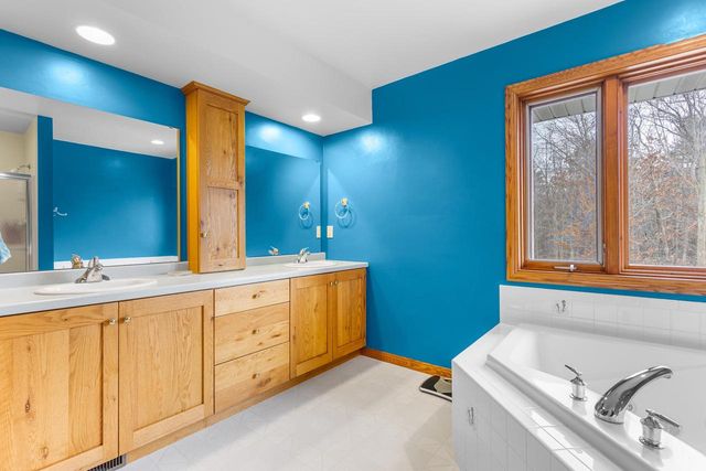 1044 MOONRIVER DRIVE, De Pere, WI 54115