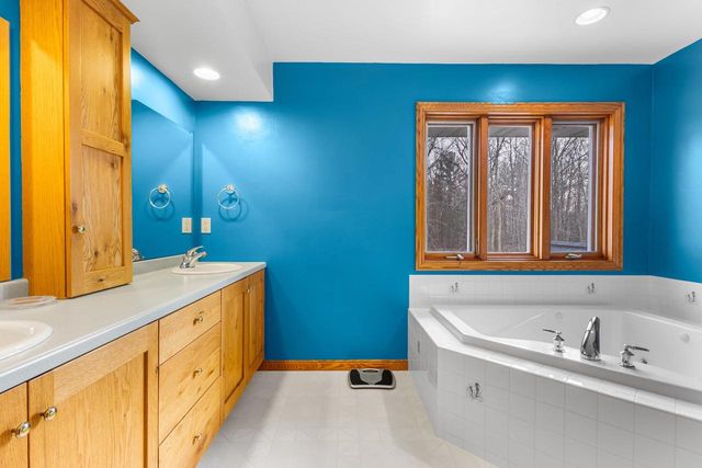 1044 MOONRIVER DRIVE, De Pere, WI 54115