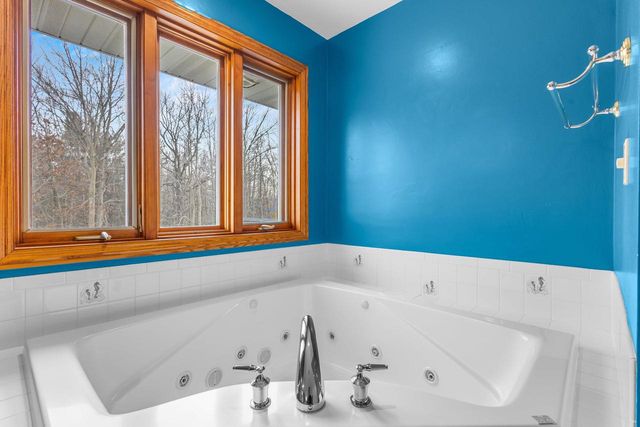 1044 MOONRIVER DRIVE, De Pere, WI 54115