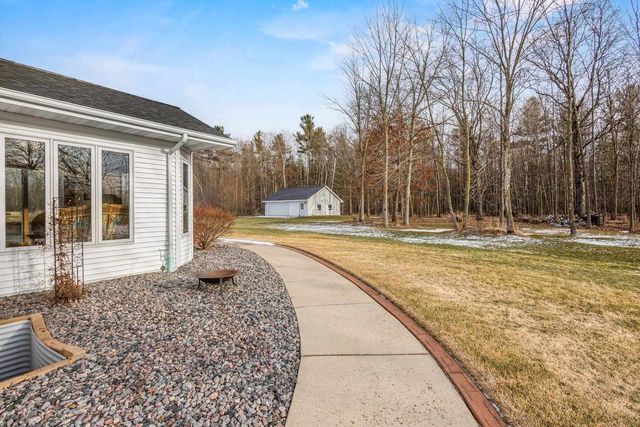 1044 MOONRIVER DRIVE, De Pere, WI 54115