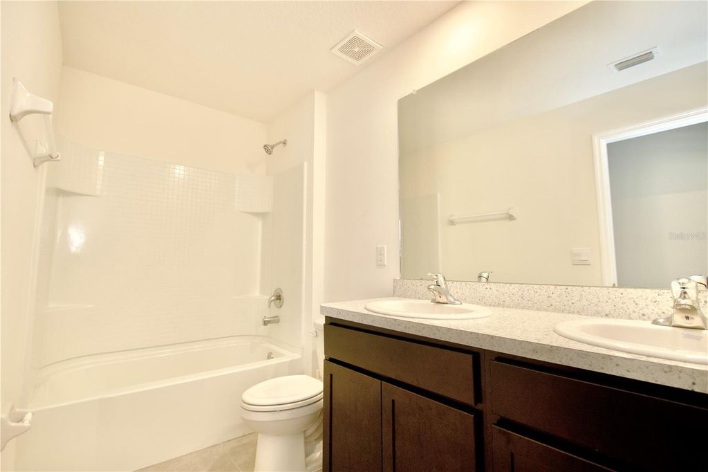 Image 20 of property listing at 13648 WHISKEY DAISY DRIVE, Dade City, FL 33525