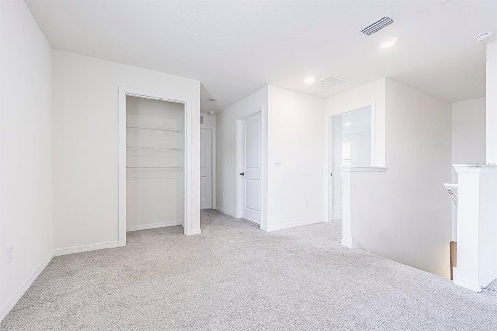 Image 21 of property listing at 13648 WHISKEY DAISY DRIVE, Dade City, FL 33525