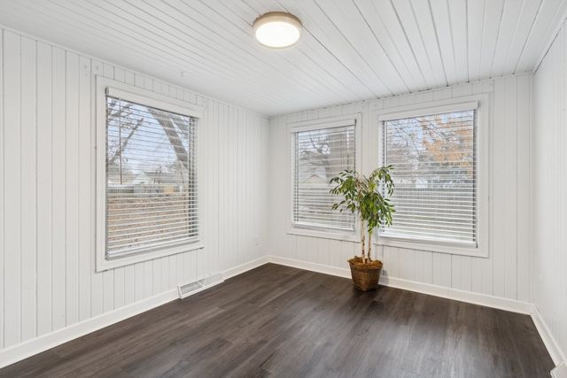 2111 Bell Avenue, Rockford, IL 61103