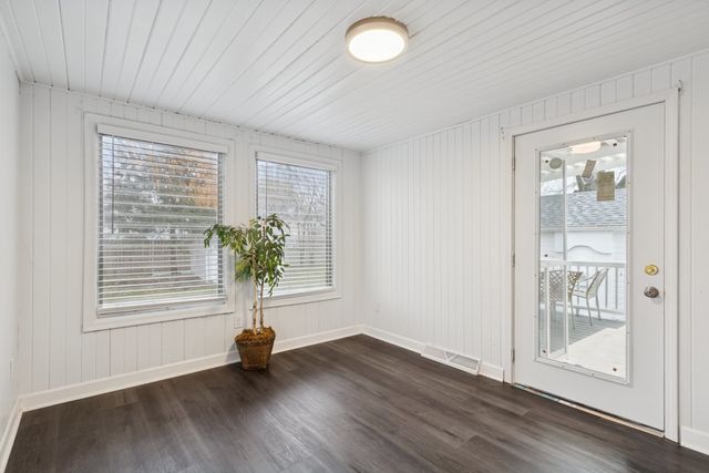 2111 Bell Avenue, Rockford, IL 61103