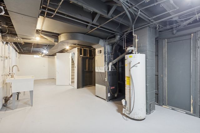 2111 Bell Avenue, Rockford, IL 61103