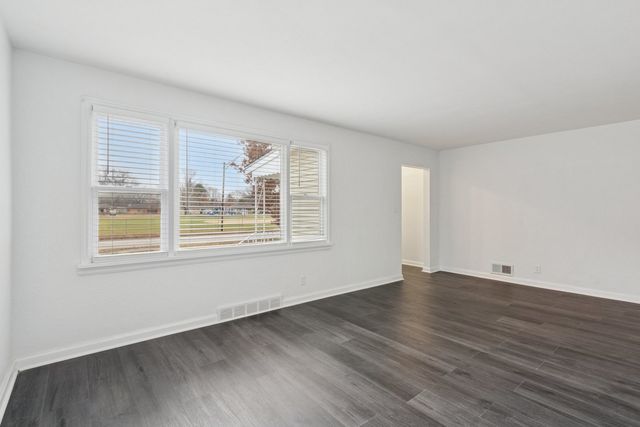 2111 Bell Avenue, Rockford, IL 61103