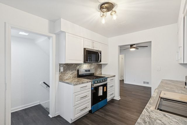 2111 Bell Avenue, Rockford, IL 61103