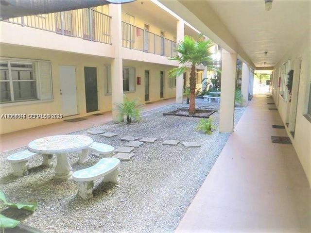 348 S Federal Hwy 24, Dania Beach, FL 33004