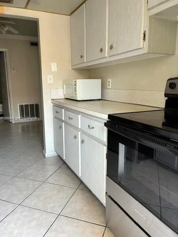 348 S Federal Hwy 24, Dania Beach, FL 33004