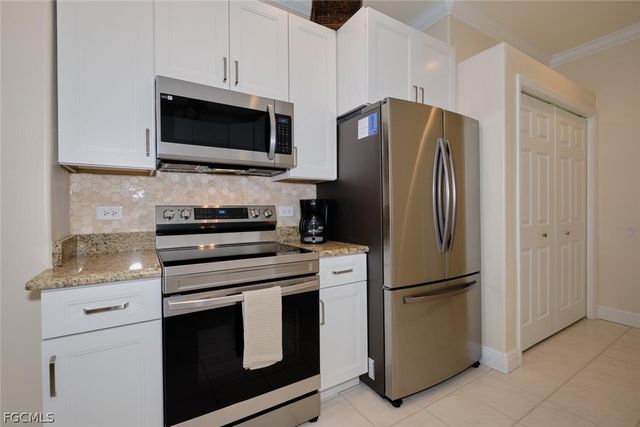 8853 Bristol BEND, Fort Myers, FL 33908