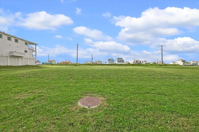 21205 Scissor Tail Lane, Galveston, TX 77554