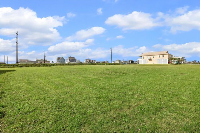 21205 Scissor Tail Lane, Galveston, TX 77554