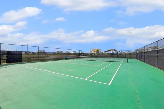 21205 Scissor Tail Lane, Galveston, TX 77554