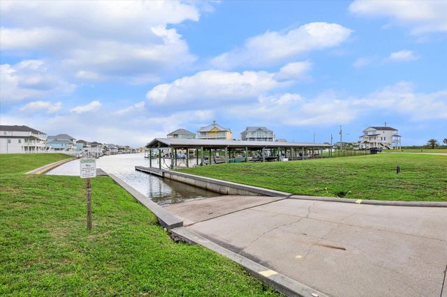 21205 Scissor Tail Lane, Galveston, TX 77554