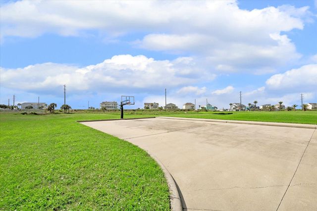 21205 Scissor Tail Lane, Galveston, TX 77554