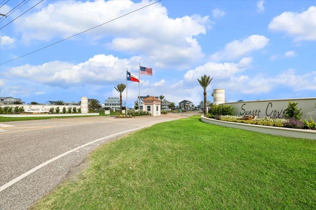 21205 Scissor Tail Lane, Galveston, TX 77554