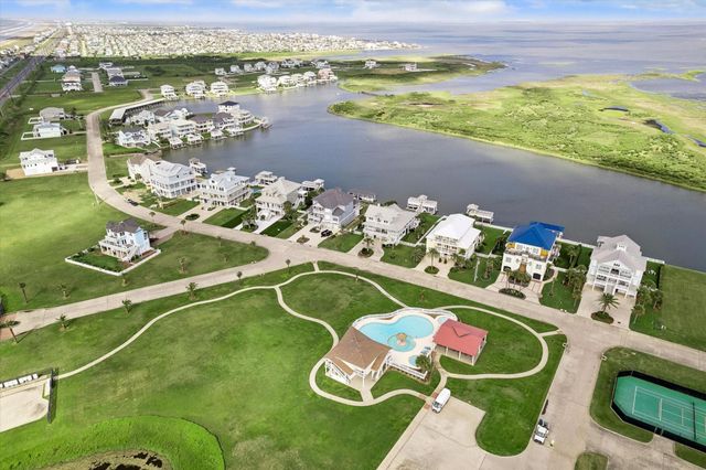 21205 Scissor Tail Lane, Galveston, TX 77554