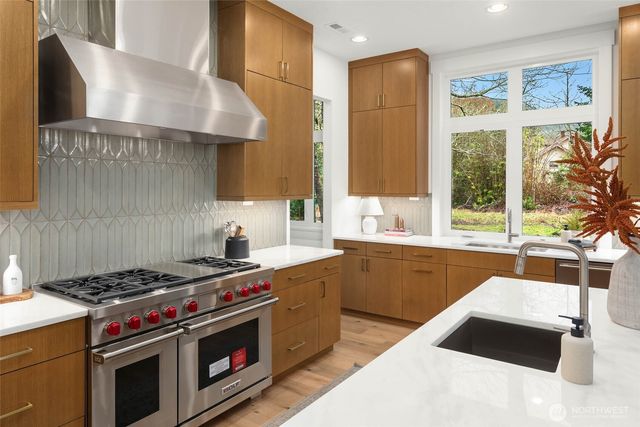 21021 SE 80th Street, Issaquah, WA 98027