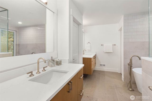 21021 SE 80th Street, Issaquah, WA 98027