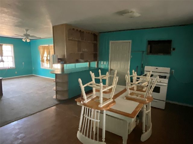 215 N Ave O, Clifton, TX 76634