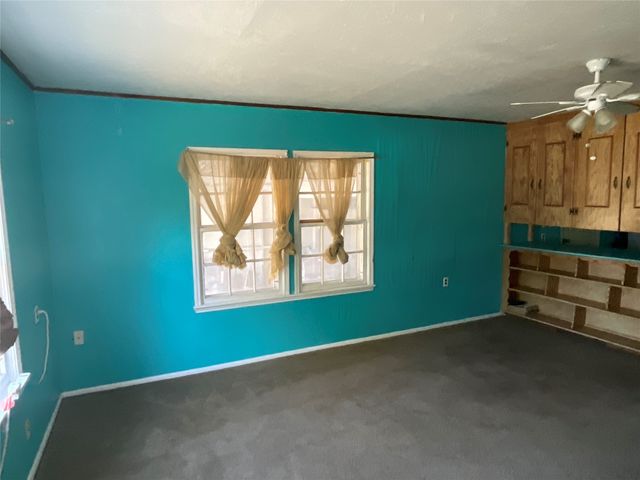 215 N Ave O, Clifton, TX 76634