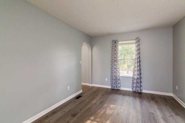 168 Spring Flower Way, Pataskala, OH 43062