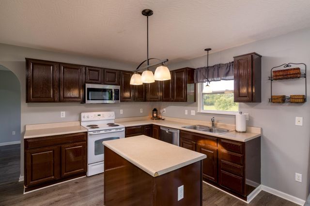 168 Spring Flower Way, Pataskala, OH 43062