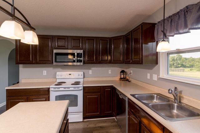 168 Spring Flower Way, Pataskala, OH 43062