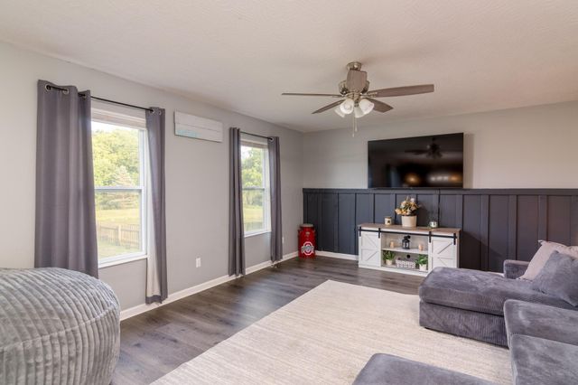 168 Spring Flower Way, Pataskala, OH 43062
