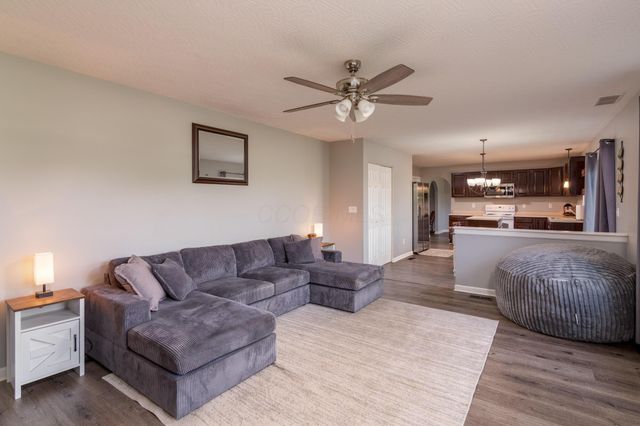 168 Spring Flower Way, Pataskala, OH 43062
