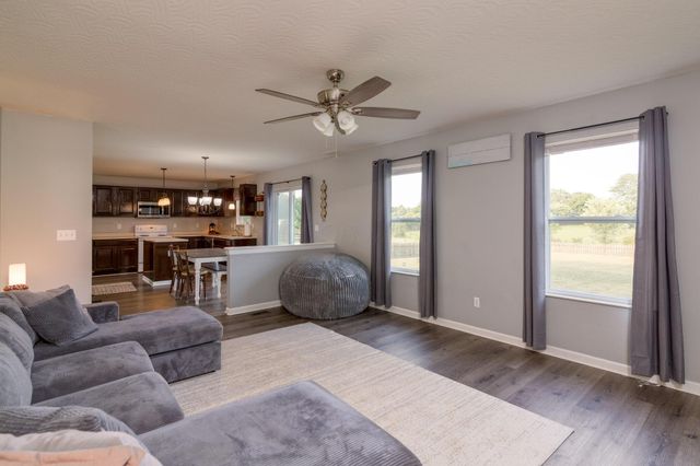 168 Spring Flower Way, Pataskala, OH 43062