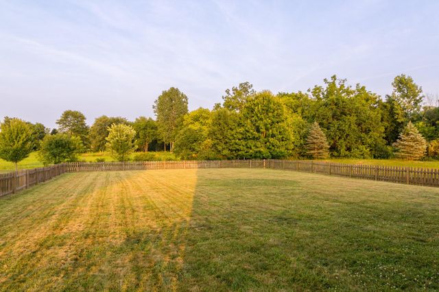 168 Spring Flower Way, Pataskala, OH 43062